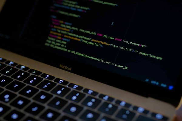 How do you prepare a Lenovo ThinkPad P53 for 4K video editing with Adobe Premiere Pro?